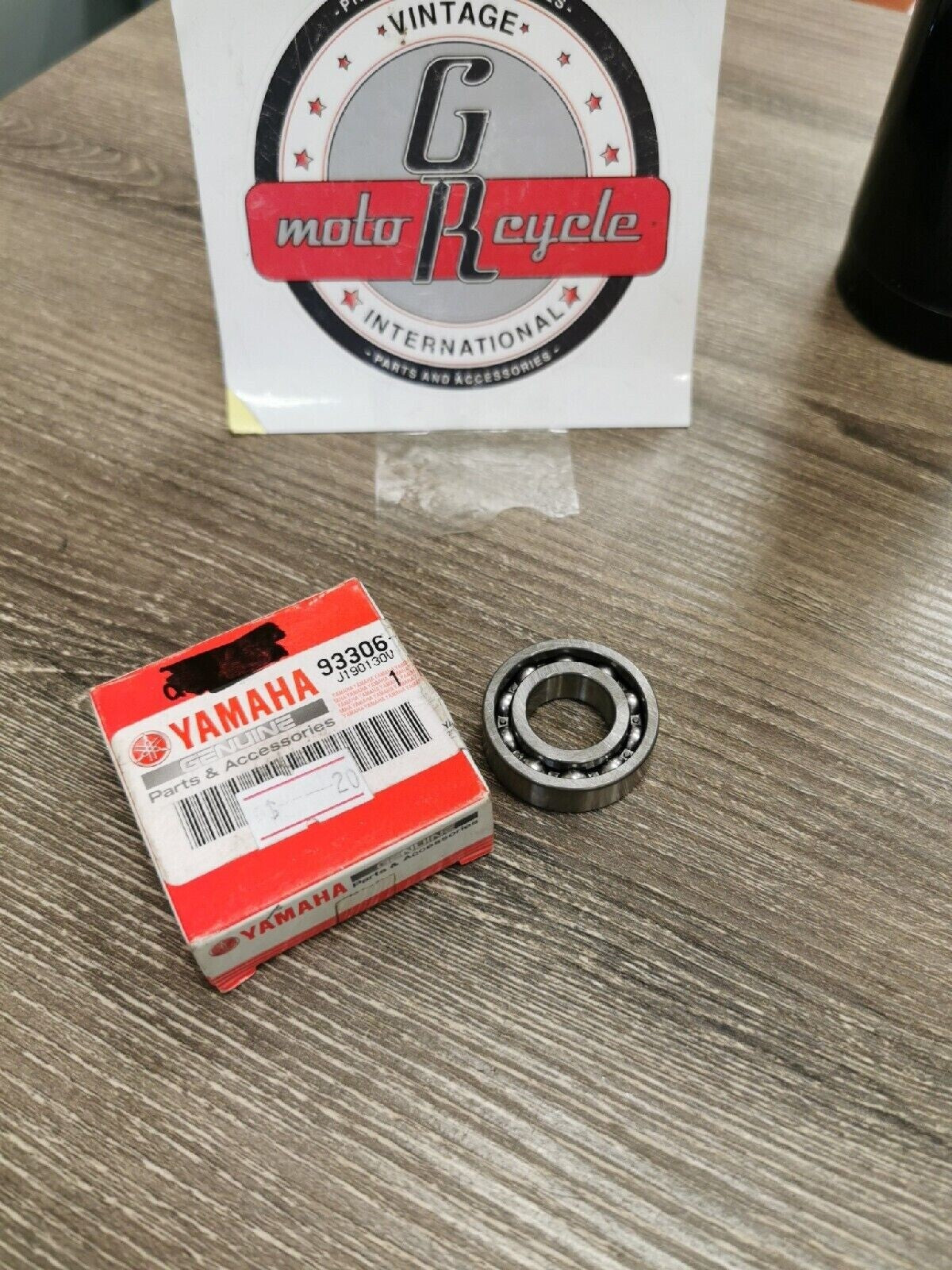 NEW NOS YAMAHA YZ250  2003 -  2013  BEARING  93306-00317-00   Y54
