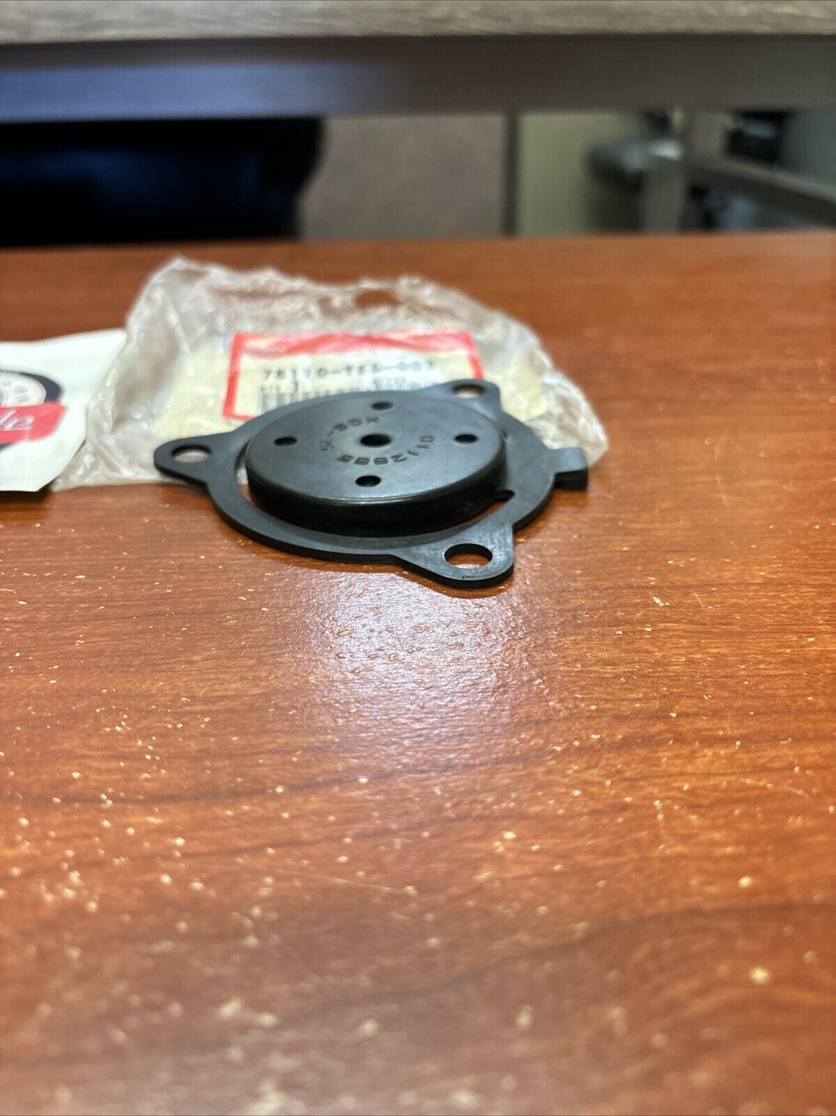 NOS Honda WP20X INLET VALVE 78110-YE5-003 H162