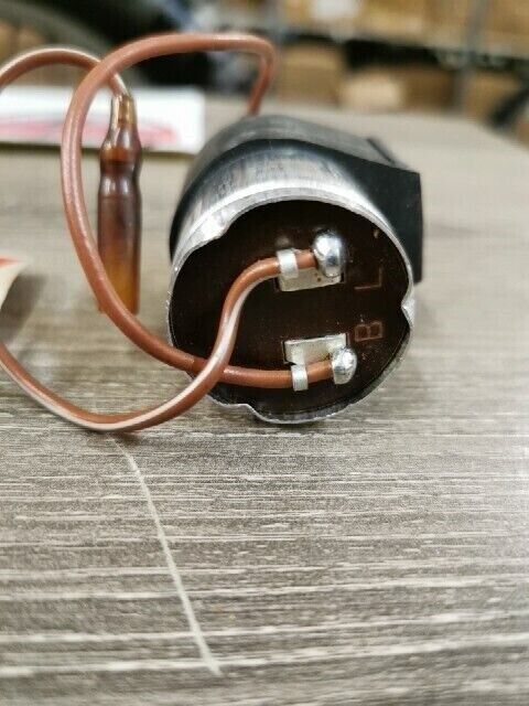 NOS YAMAHA MT09LCB MT09LCL XSR900LW FLASHER RELAY ASSY 1K1-83350-11-00 Y114