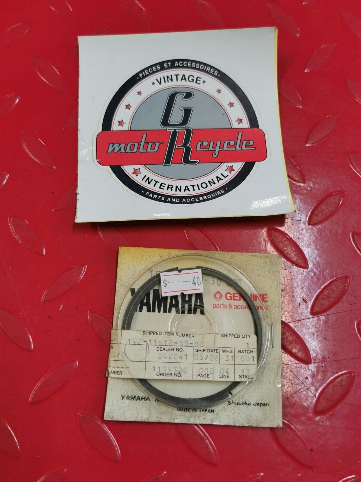 NOS YAMAHA IT175 1977 1978 PISTON RING SET 3RD 1W2-11610-30-00 Y33