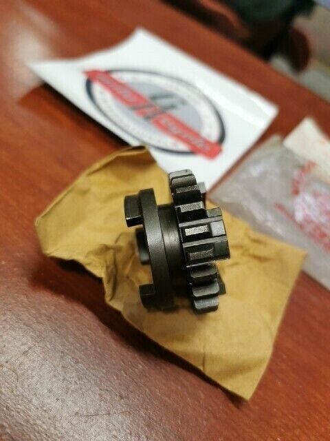 NOS Honda 1976 - 1978 CR125M COUNTERSHAFT 6TH 22T GEAR 23501-400-000 H69