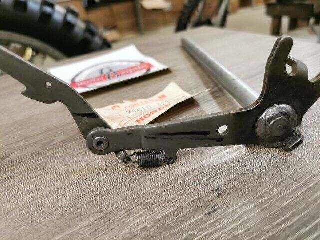 NOS HONDA CB500 1971 1972 SPINDLE SHIFT 24610-323-000 H92