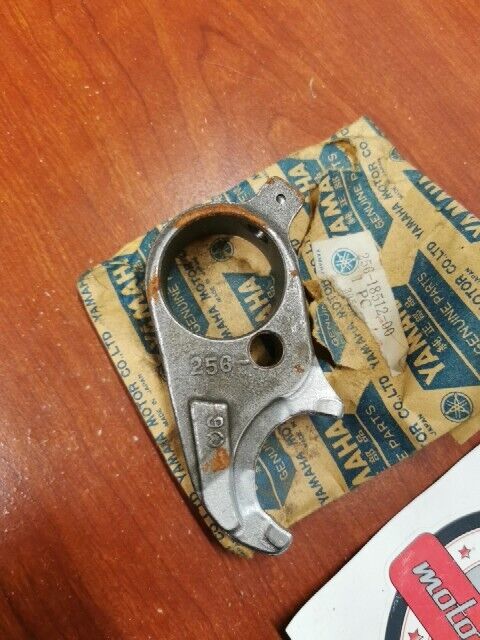 NOS Yamaha TX650 XS1 XS650 SHIFT 3RD PINION FORK 256-18512-00-00 Y116