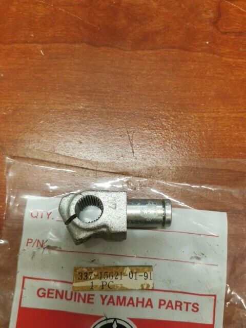 NOS Yamaha KICK CRANK BOSS 337-15621-01-91 SUB 337-15621-01-00 337-15621-00 Y124