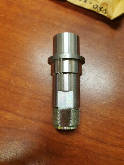 NOS Honda C92 CS92 C95 CA160 CA92 CA95 REAR AXLE SLEEVE 42303-202-000 H97