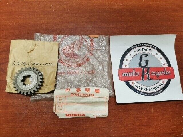 NOS Honda C100 C102 C105 T CA100 TOP COUNTERSHAFT GEAR 24T 23461-001-010 H80