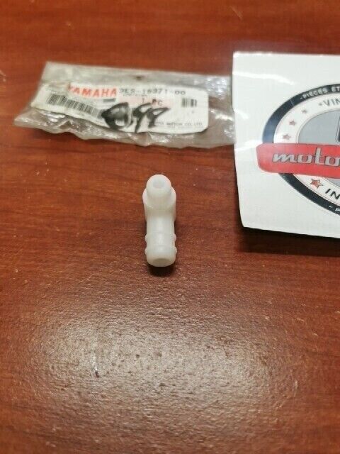 NOS Yamaha CW50 XP500 BREATHER 3ES-15371-00-00 Y102