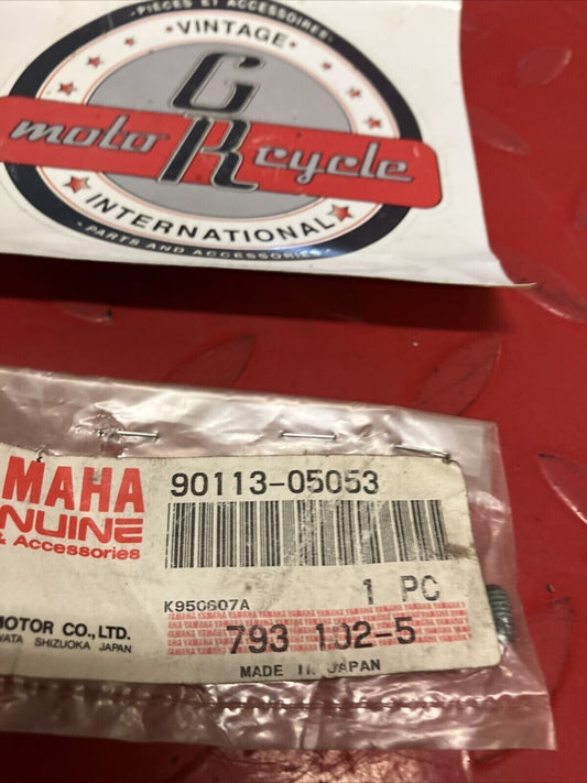 NOS YAMAHA BOLT SET 90113-05053-00 SUB BY 90113-05041-00 Y61
