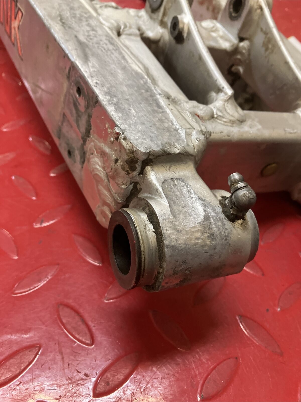 Honda CR250R 1982 swingarm rear swinging arm 52000-KA4-701 ( 2 Hole slider )