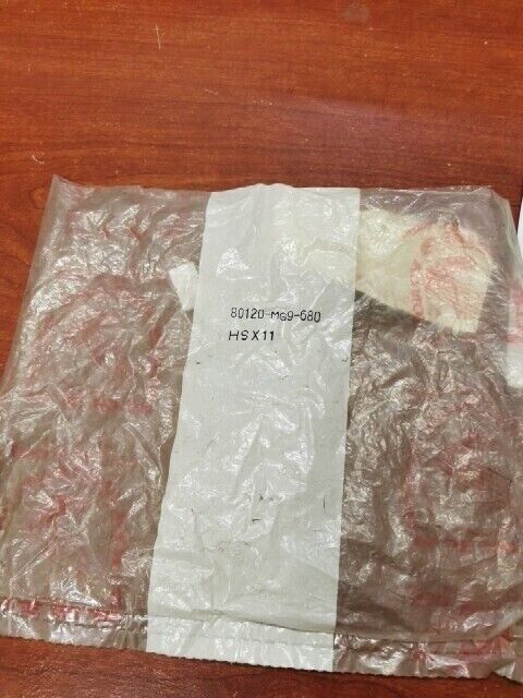 NOS Honda GL1200 LEFT SPLASH GUARD 80120-MG9-680 H90