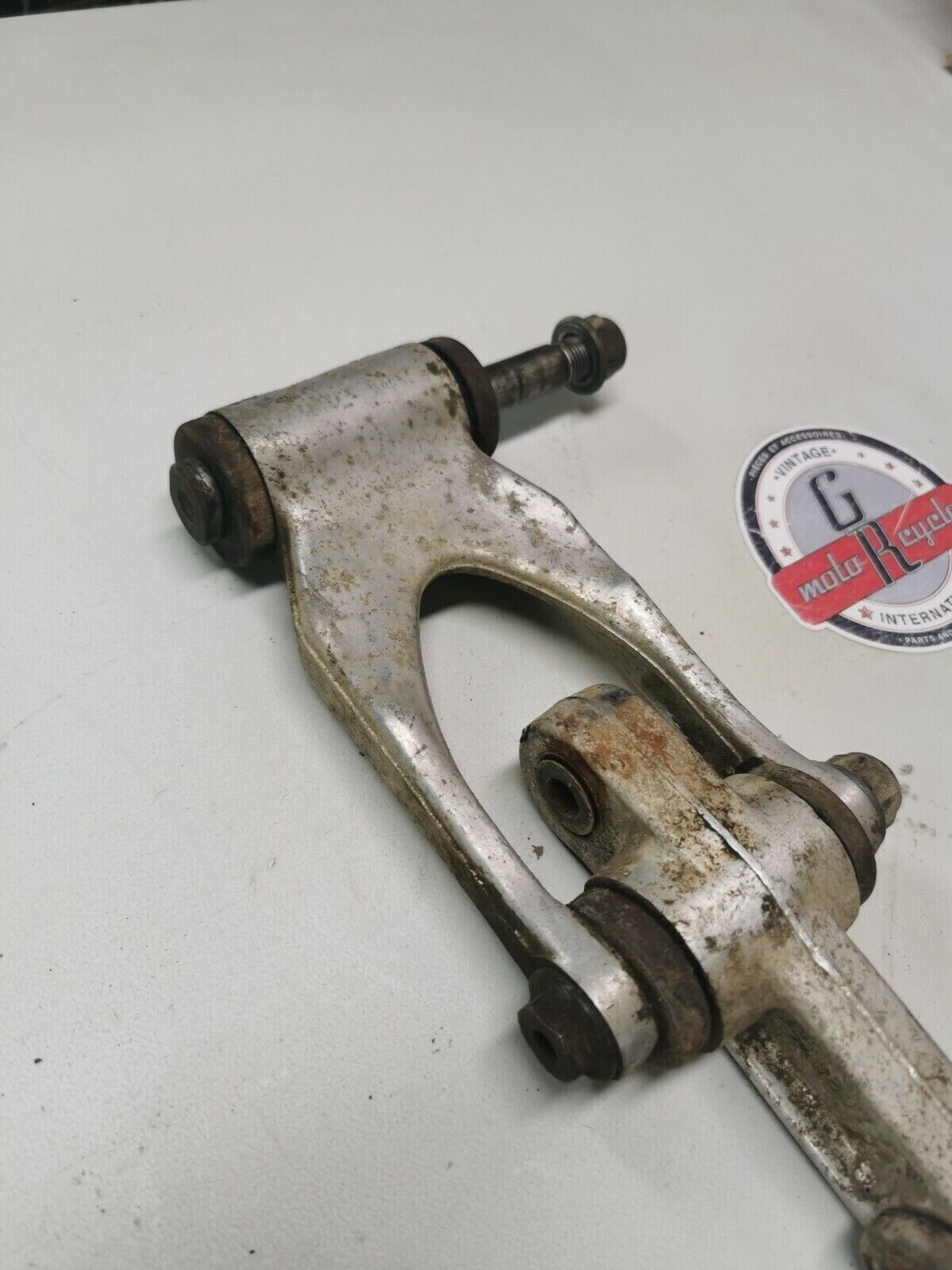 Suzuki RM125 1991 rear shock swingarm linkage dogbone cushion lever 62600-29810