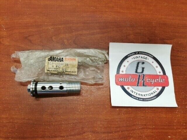 NOS Yamaha UNION BOLT BYPASS VALVE 1L9-13340-01-00 SUB 90401-20043-00 Y111