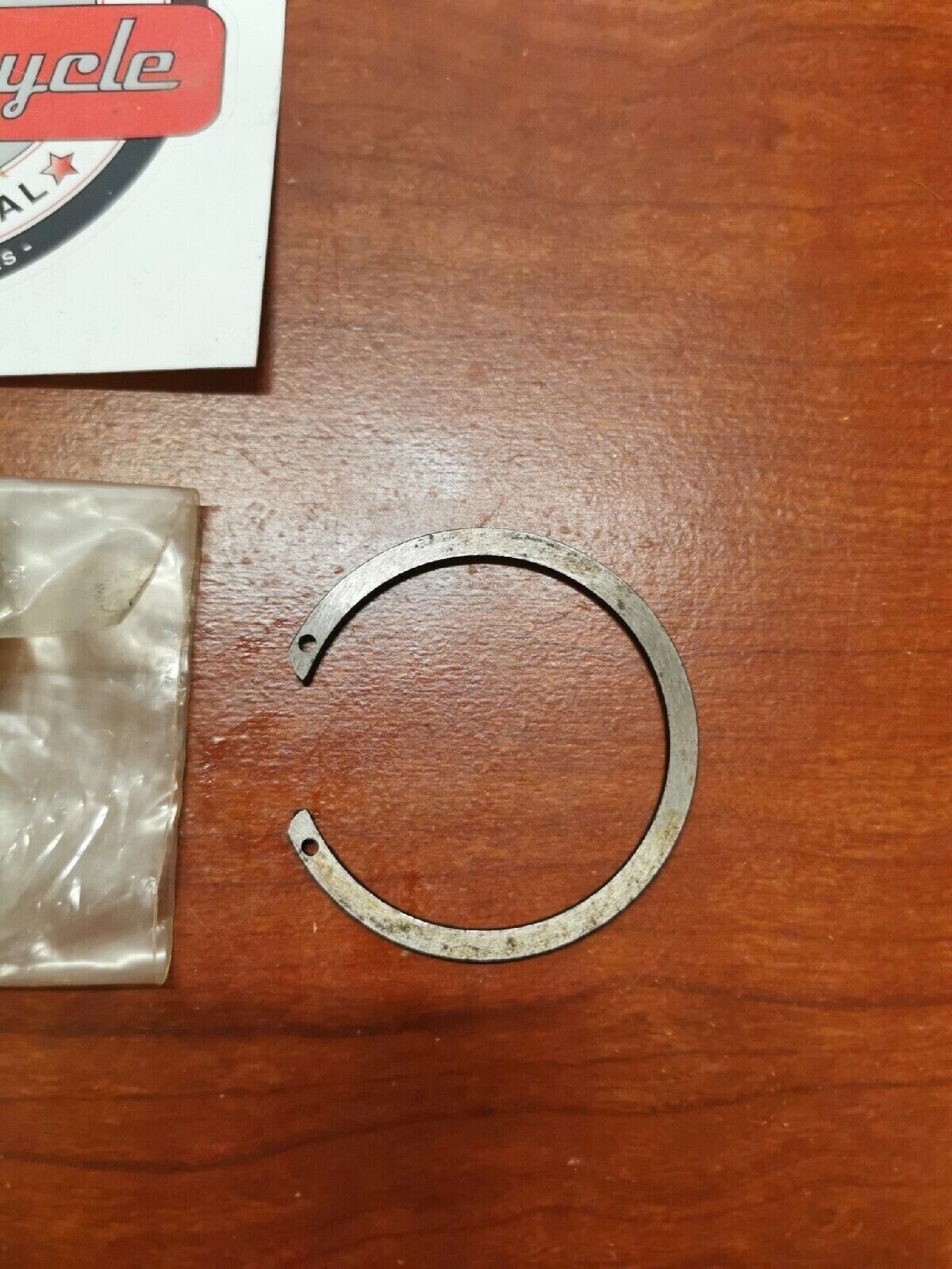 NOS Yamaha CIRCLIP 93450-52010-00 Y69