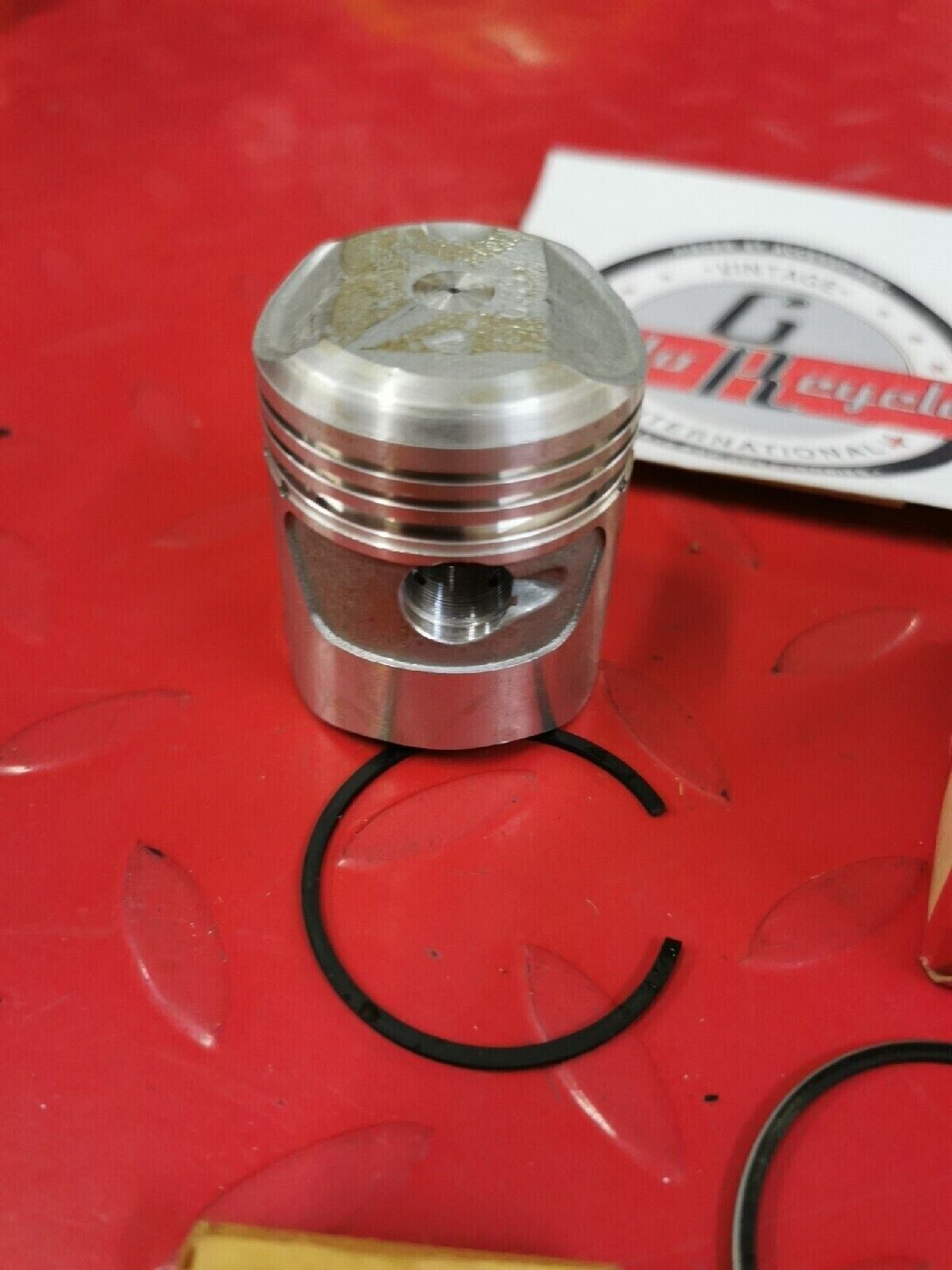 NOS HONDA S65  PISTON OS 0.50 KIT  MISSING OIL RING  13103-035-010 H40