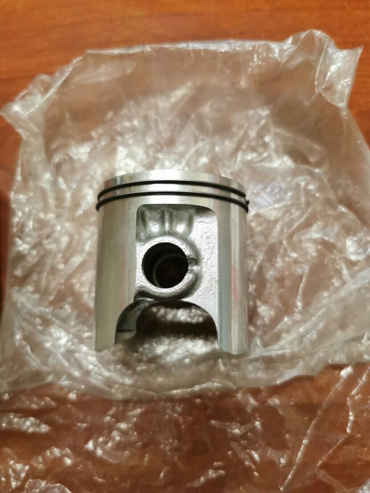 NOS SUZUKI 1985 1986 RM125 PISTON RING KIT 12103-14850-050 - 12110-14513-050 S30