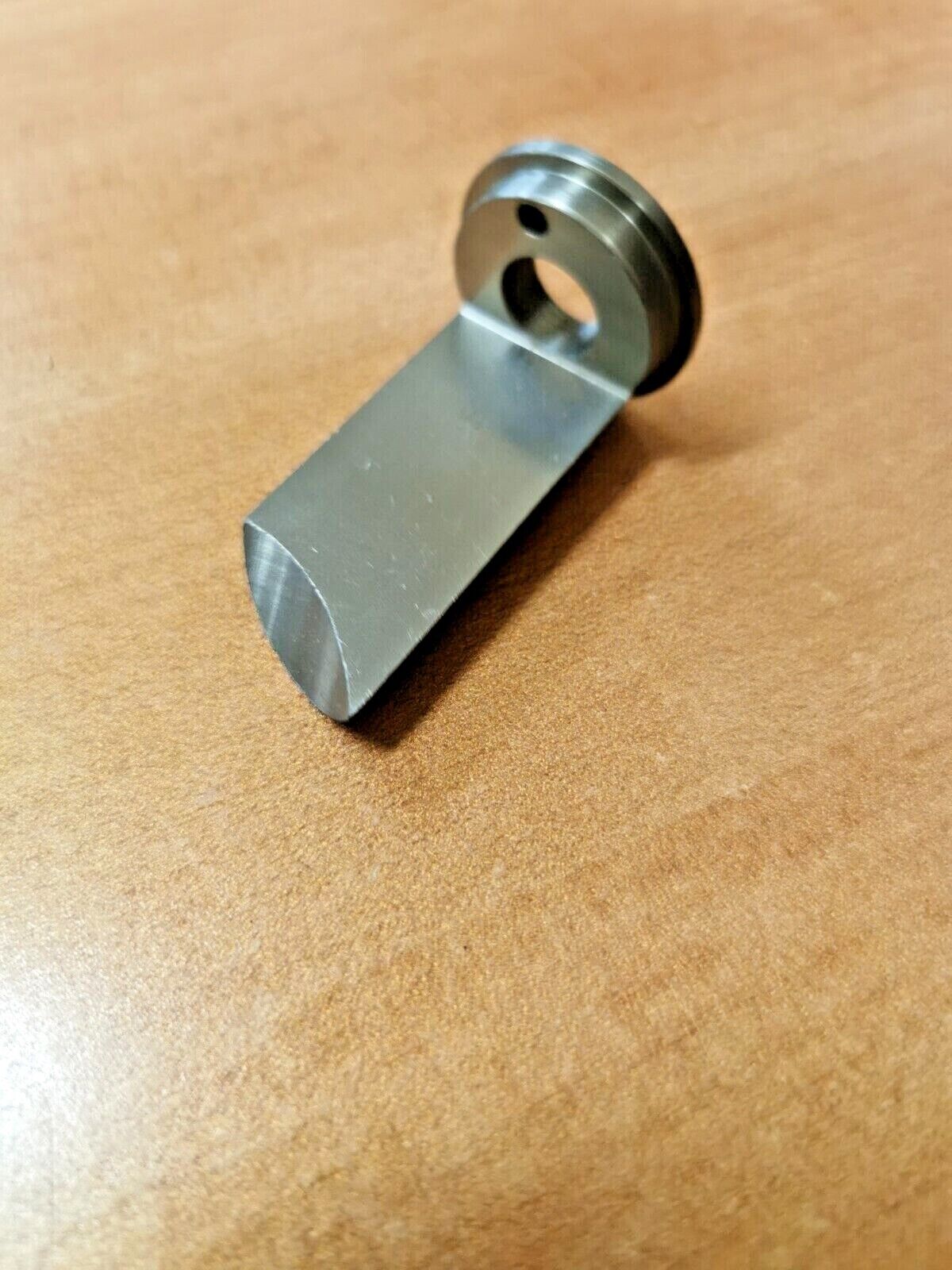 NOS SUZUKI RM125M  RM125S 1989 - 1995  EXHAUST VALVE GUIDE 11262-27C30    S6