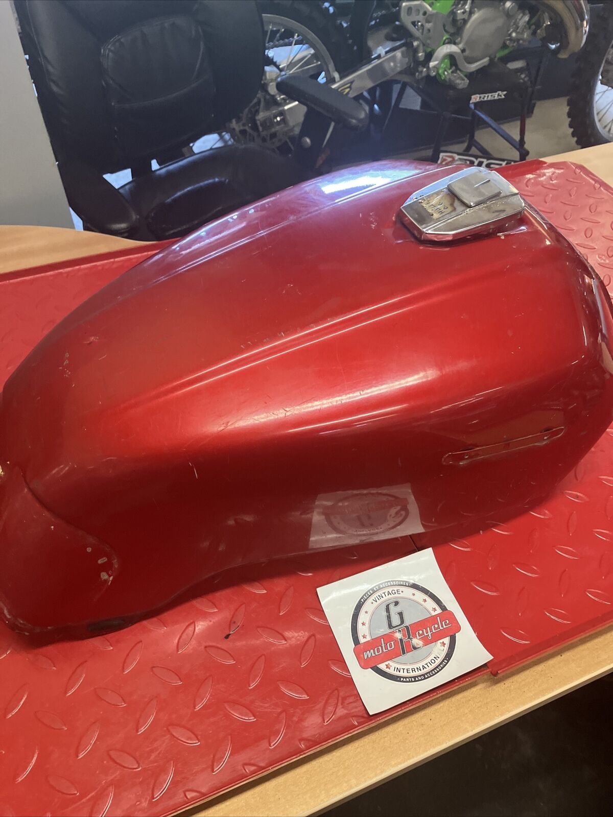Honda VF700S 1984 sabre 700 Fuel tank gas petrol reservoir