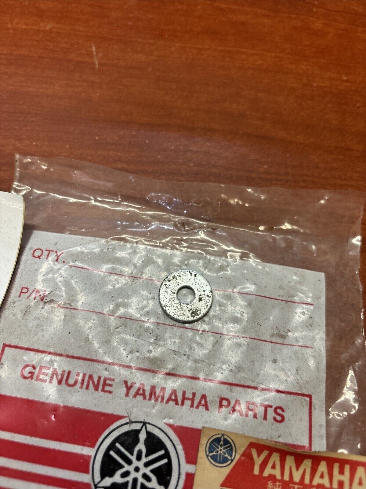 NOS Yamaha PLATE WASHER 90201-06067-00 SUB 90201-06765-00 90201-06380-00 Y182