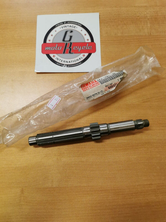 NOS YAMAHA YFS200 1993 - 2006  MAIN AXLE  2XJ-17411-00-00  Y44