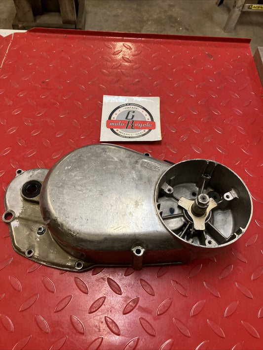Suzuki GT380 right crankcase clutch cover U2