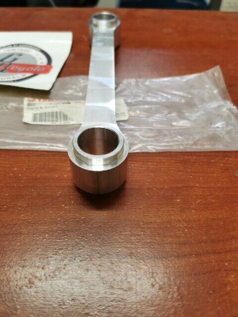 NOS Yamaha YFM700 CONNECTING ROD 1S3-2217F-00-00 Y105