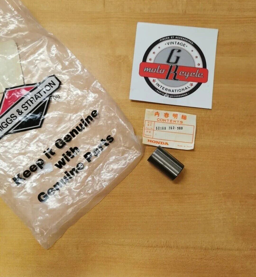 NOS HONDA  CB350 CL450 CB750 CB450  BUSH  RR  SWINGARM PIVOT  52108-292-300  H29