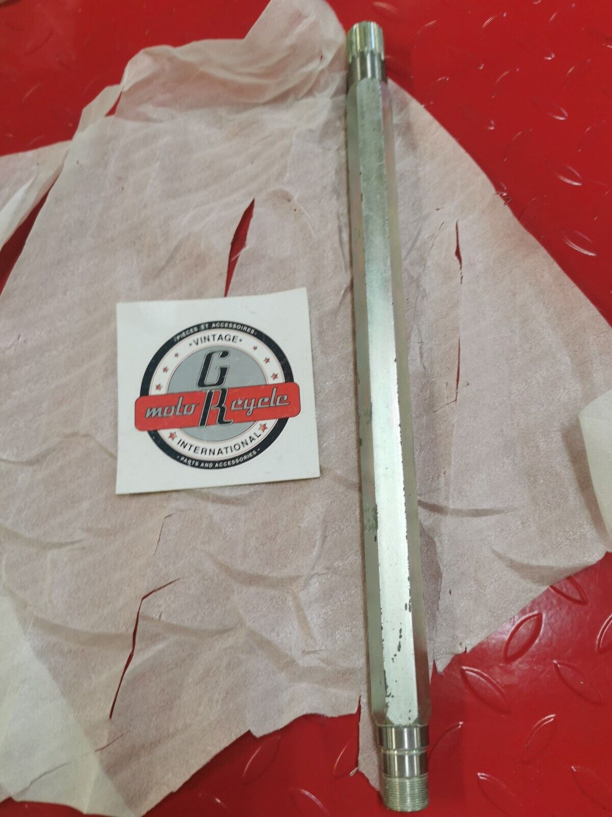 NOS YAMAHA FRONT AXLE 1977 GP440 GS340 8E3-W4751-01 Y14