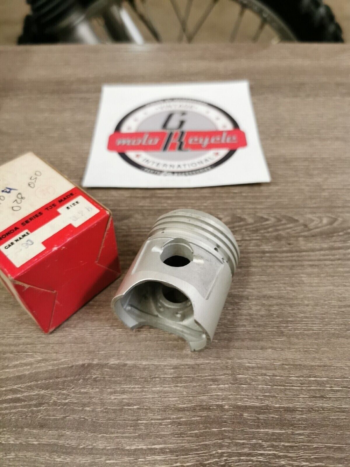 NOS HONDA CT90 CM91 PISTON 0.75 13104-028-070   13104-028-050 H47