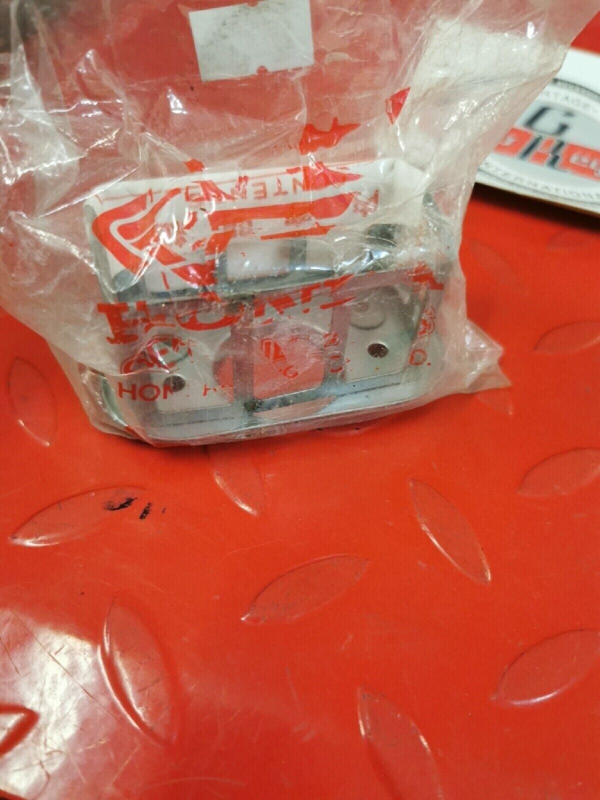 NOS HONDA NC50 1977-1980 GUIDE ELEMENT 17220-147-000 H41