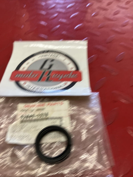 NOS KAWASAKI OIL SEAL SR7 25 34 92049-1278 K12