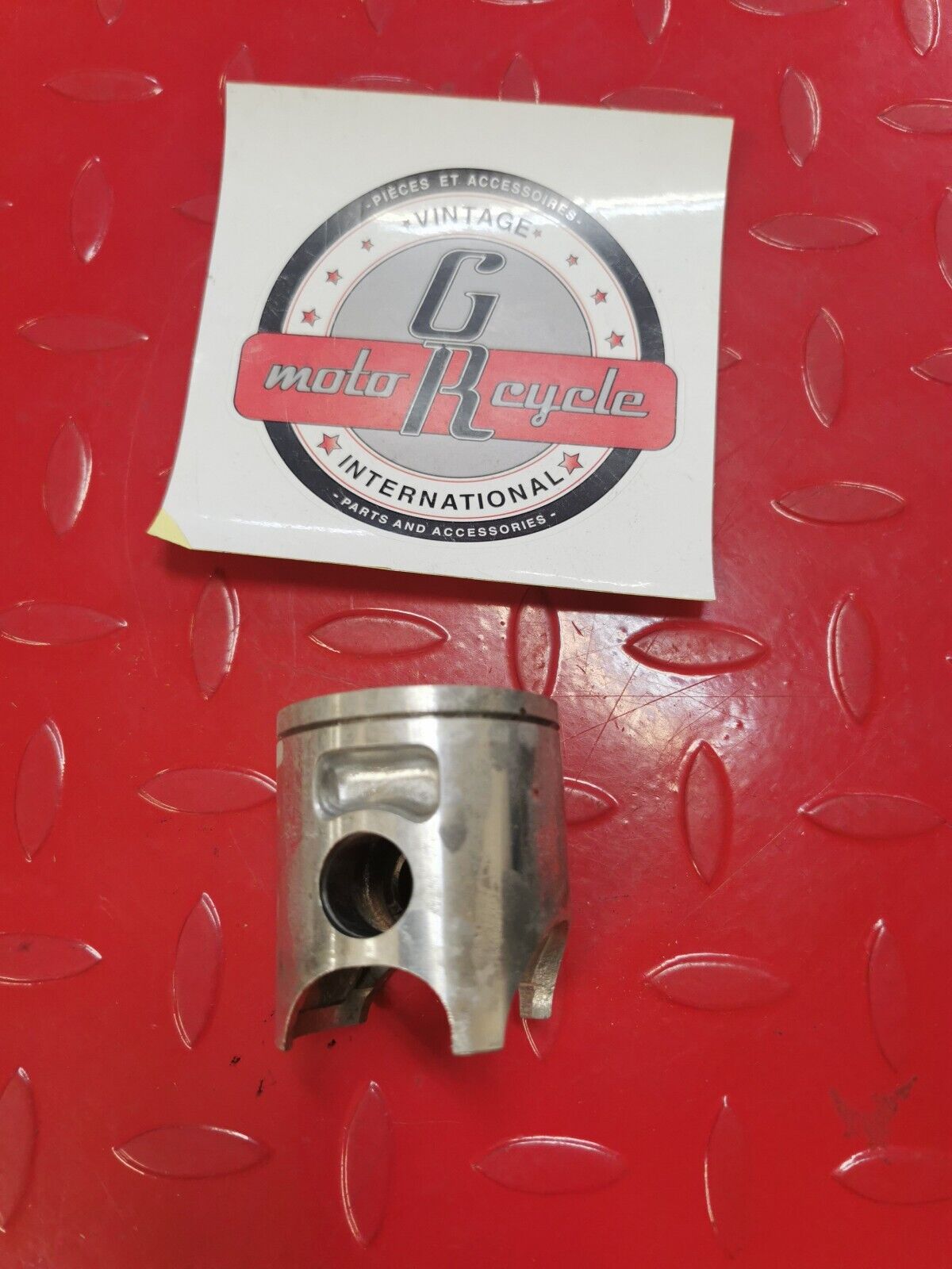 NOS YAMAHA YZ100 1976 - 1981  Piston Oversize 1.00MM 1J4-11638-00-00 Y27