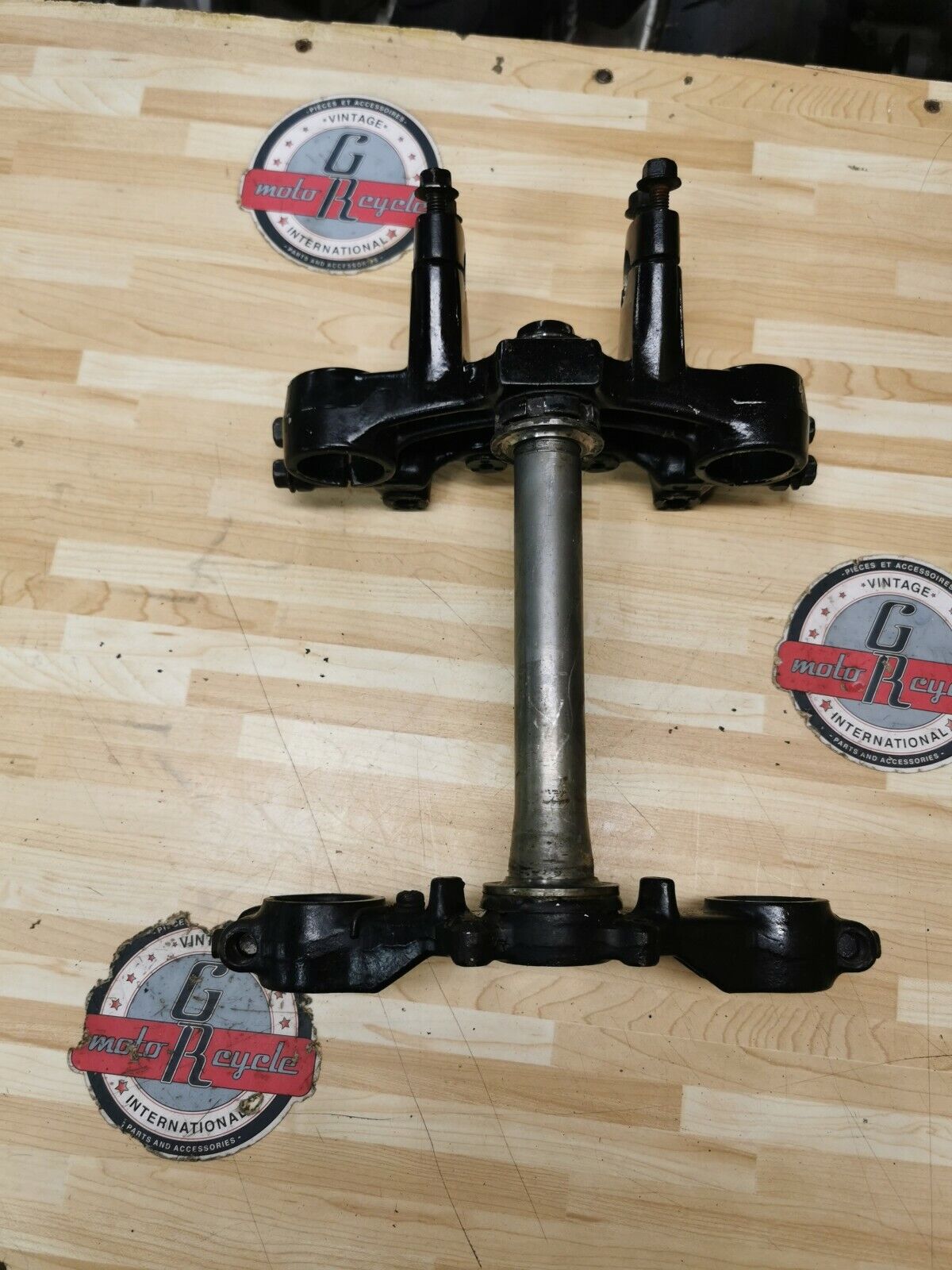 Yamaha XT200 1982 steering stem triple clamp tree crown 1983 15A-23340-00-33