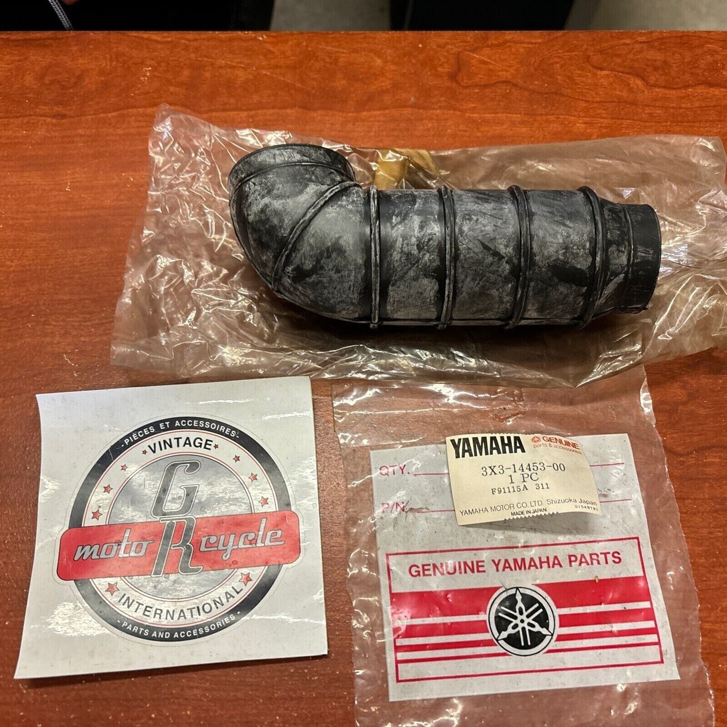 NOS Yamaha 1980 1981 YT125 AIR CLEANER JOINT 3X3-14453-00-00 Y172