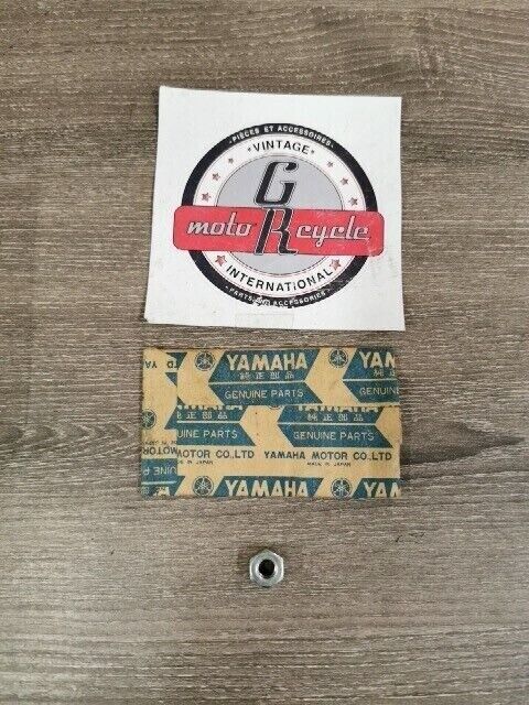 NOS YAMAHA GPX433G GPX338F TW200RC TW200S NUT SELF LOCKING 90185-08054-00 Y149