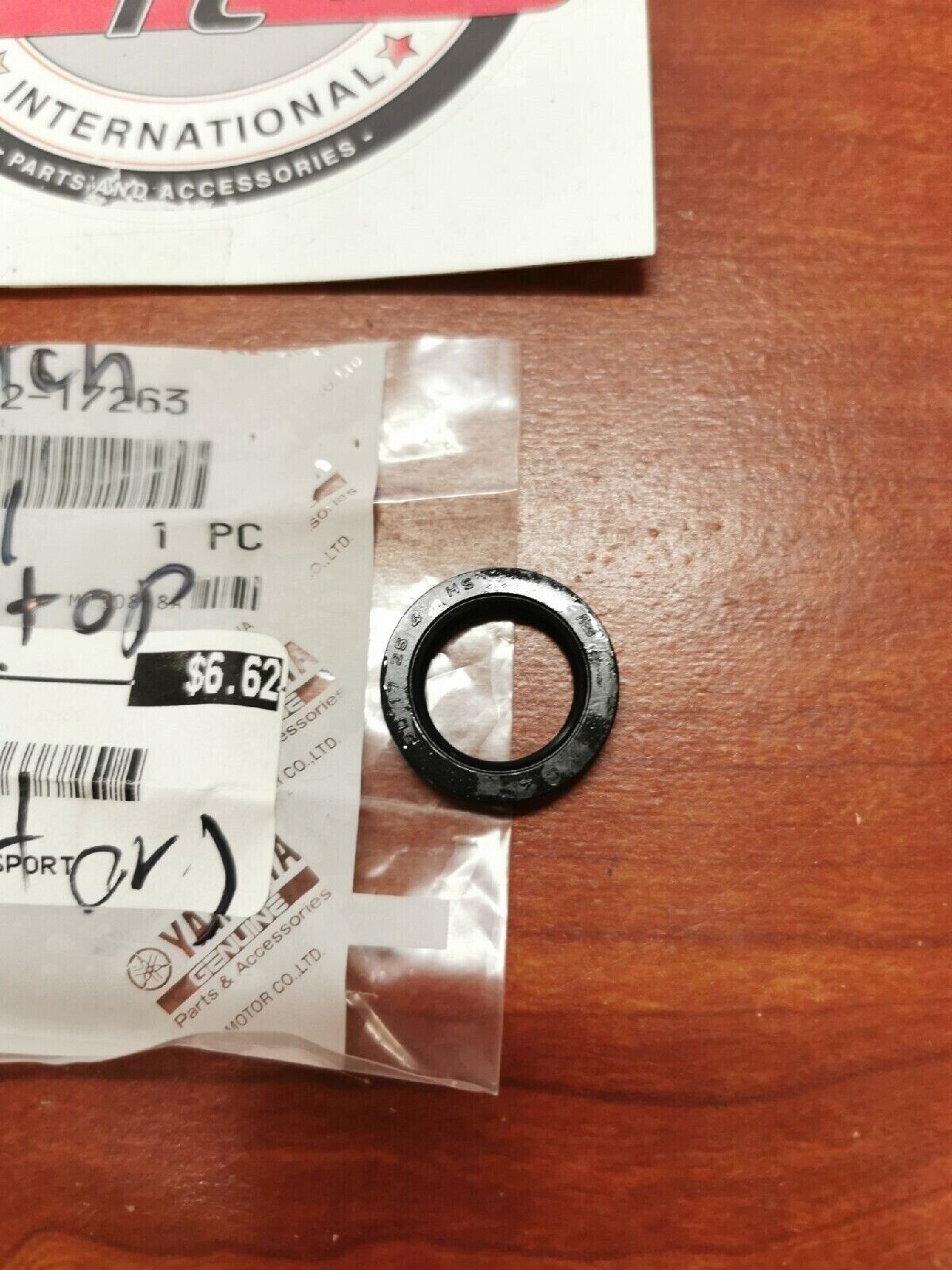 NOS Yamaha OIL SEAL 93102-17263-00 Y70