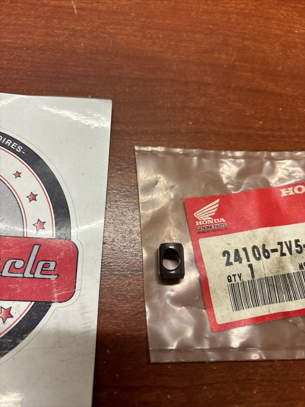 NOS Honda BF25 BF30 BF35 BF40 BF45 BF50 SHIFTER PIN HOLDER 24106-ZV5-000 H180