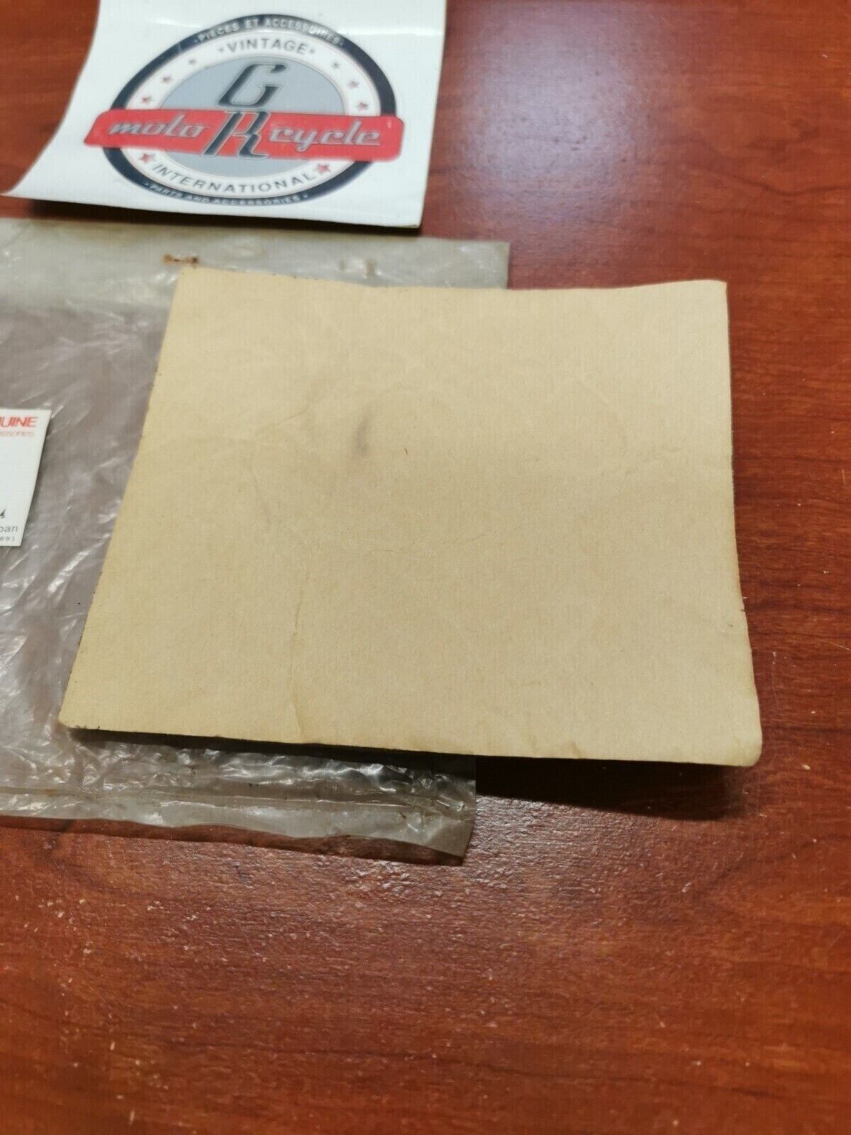 NOS Yamaha 1980 1981 EX440 WINDSHIELD DAMPER 1 8H6-77319-00-00 Y92