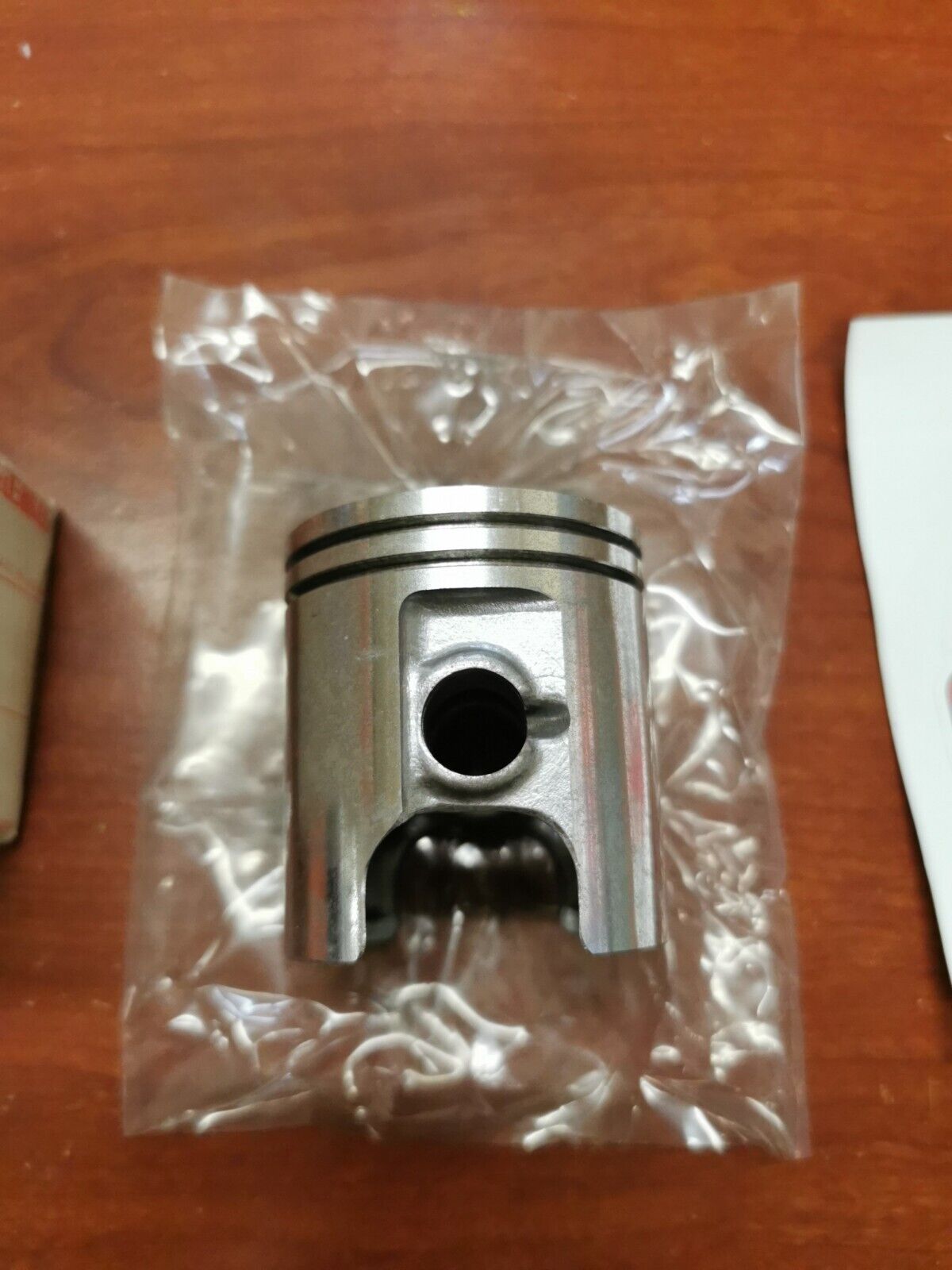 NOS SUZUKI 1978 - 1982 DS80 PISTON 12110-46400 SUB. 12110-46411 S31