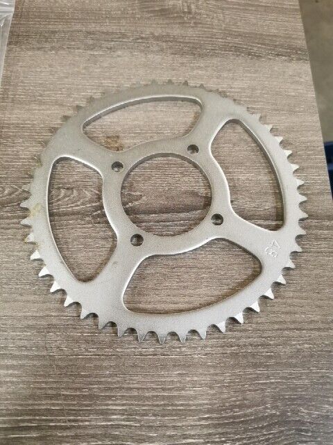 NOS Yamaha SPROCKET DRIVEN 2U2-25448-10-33 SUB BY 2U2-25448-11-00 J56