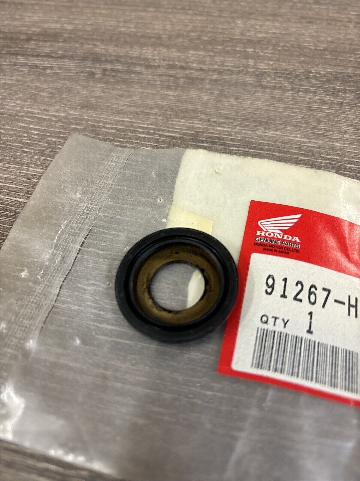 NOS Honda 1986 - 1989 TRX250 R SHOCK CONNECTING ROD SEAL B 91267-HB9-005 H126