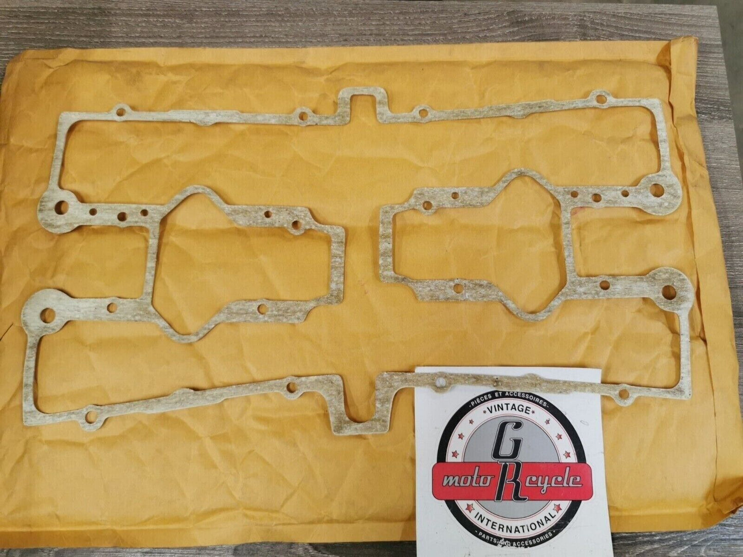 NOS VESRAH SUZUKI GS1000 GSX1000S 1982 1983 HEAD COVER GASKET  VV-3006 J46