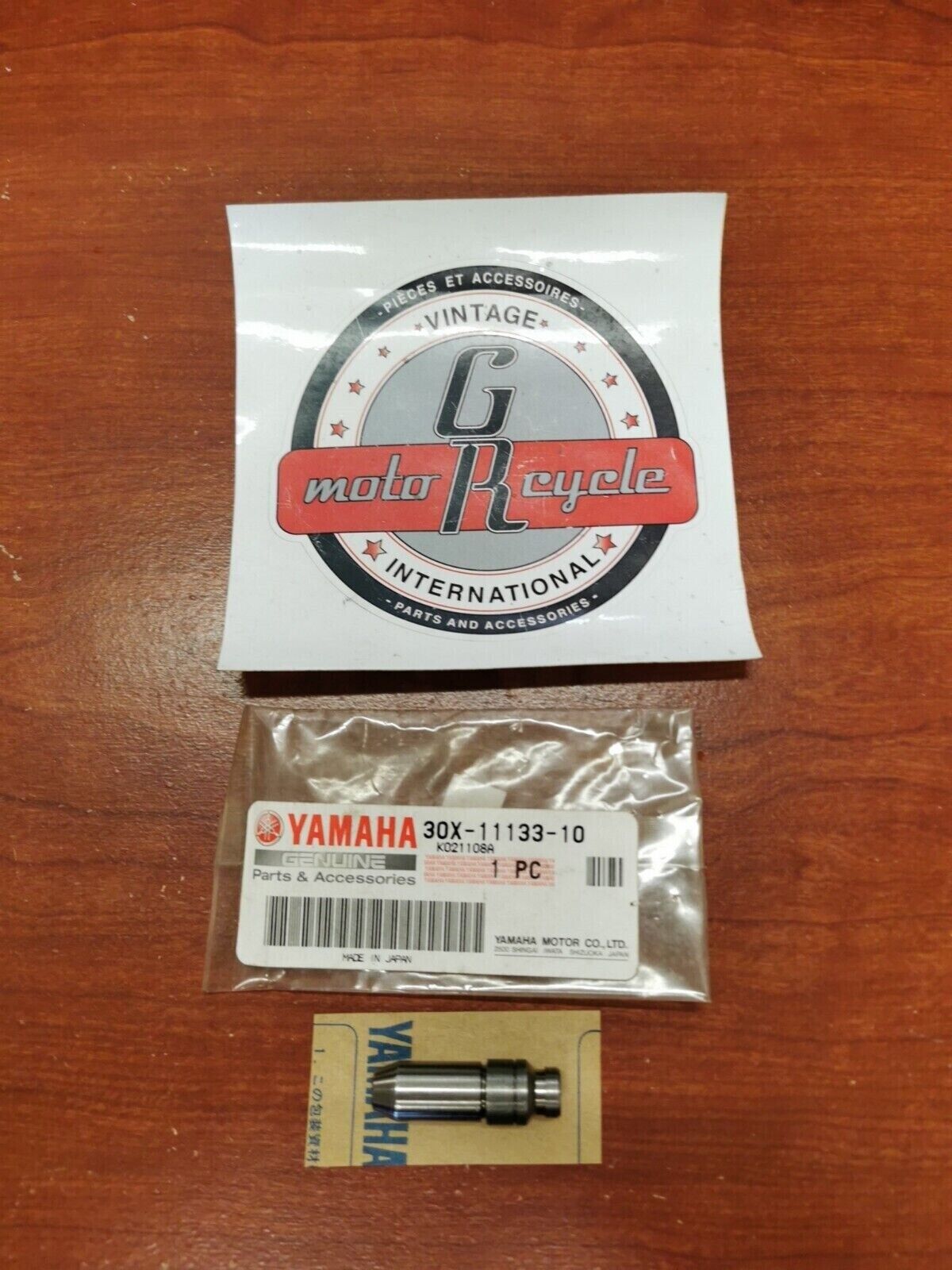 NOS Yamaha VMX12 VMX1200 XT350 OVERSIZED INTAKE VALVE GUIDE 30X-11133-10-00 Y87