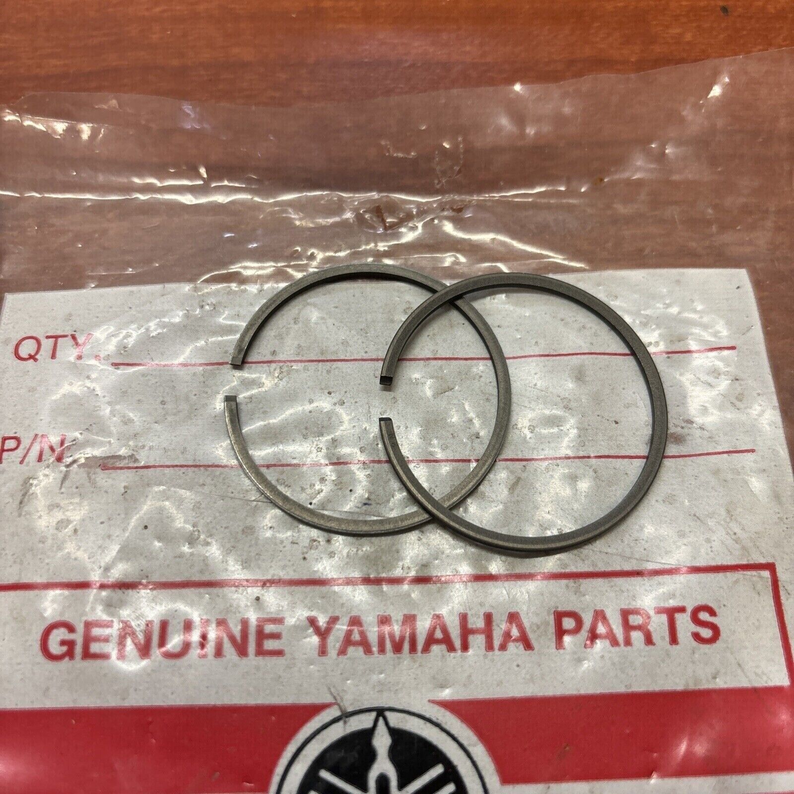 NOS Yamaha PISTON RING STD 260-11610-00 SUB 260-11601-02-00 260-11601-03-00 Y174