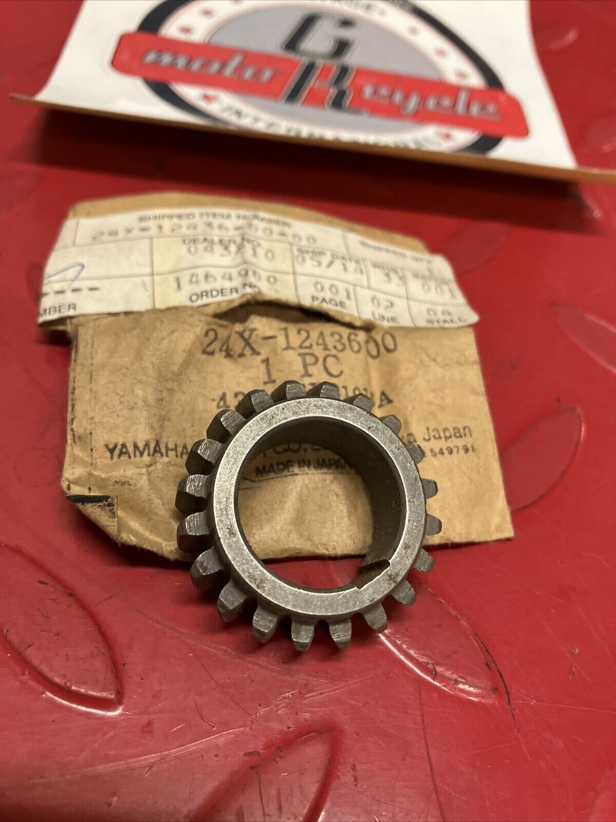 NOS YAMAHA YZ125 1983 1984 1985 WATER PUMP DRIVE GEAR 24X-12436-00-00 Y64