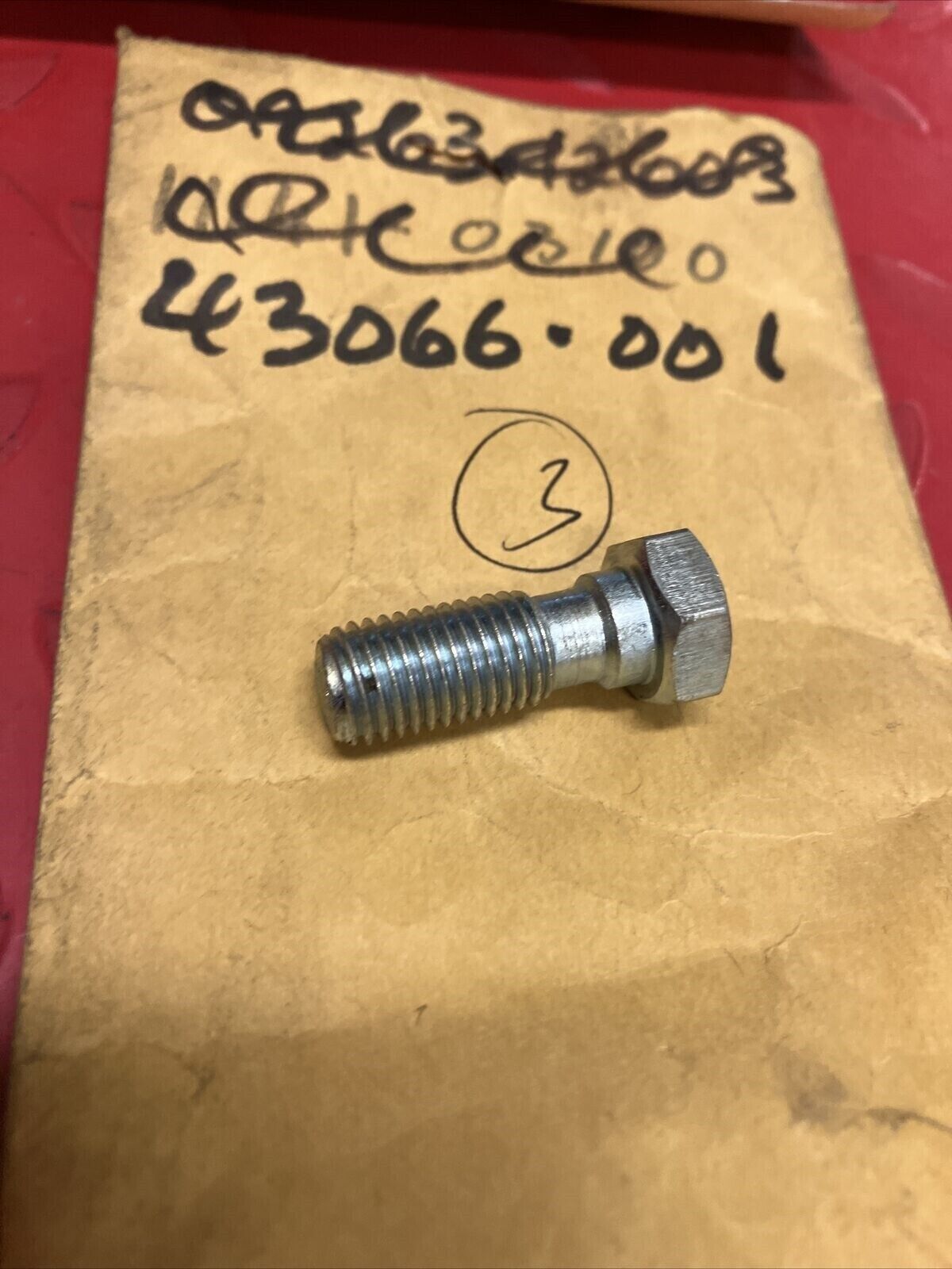NOS KAWASAKI OIL LINE BOLT L=23 43066-001 SUPERCEDED BY 92153-0627 K19