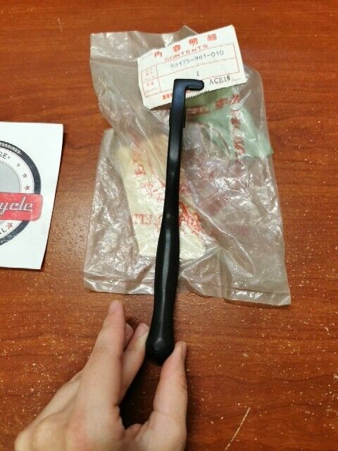 NOS Honda ATC200X ATC250R TRX200 TRX250 RIGHT HANDLEBAR LEVER 53175-961-010 H151