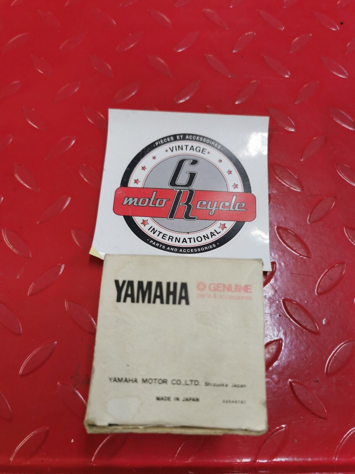 NOS Yamaha GPX338 GPX433 PISTON STD 879-11631-00-96 Y27