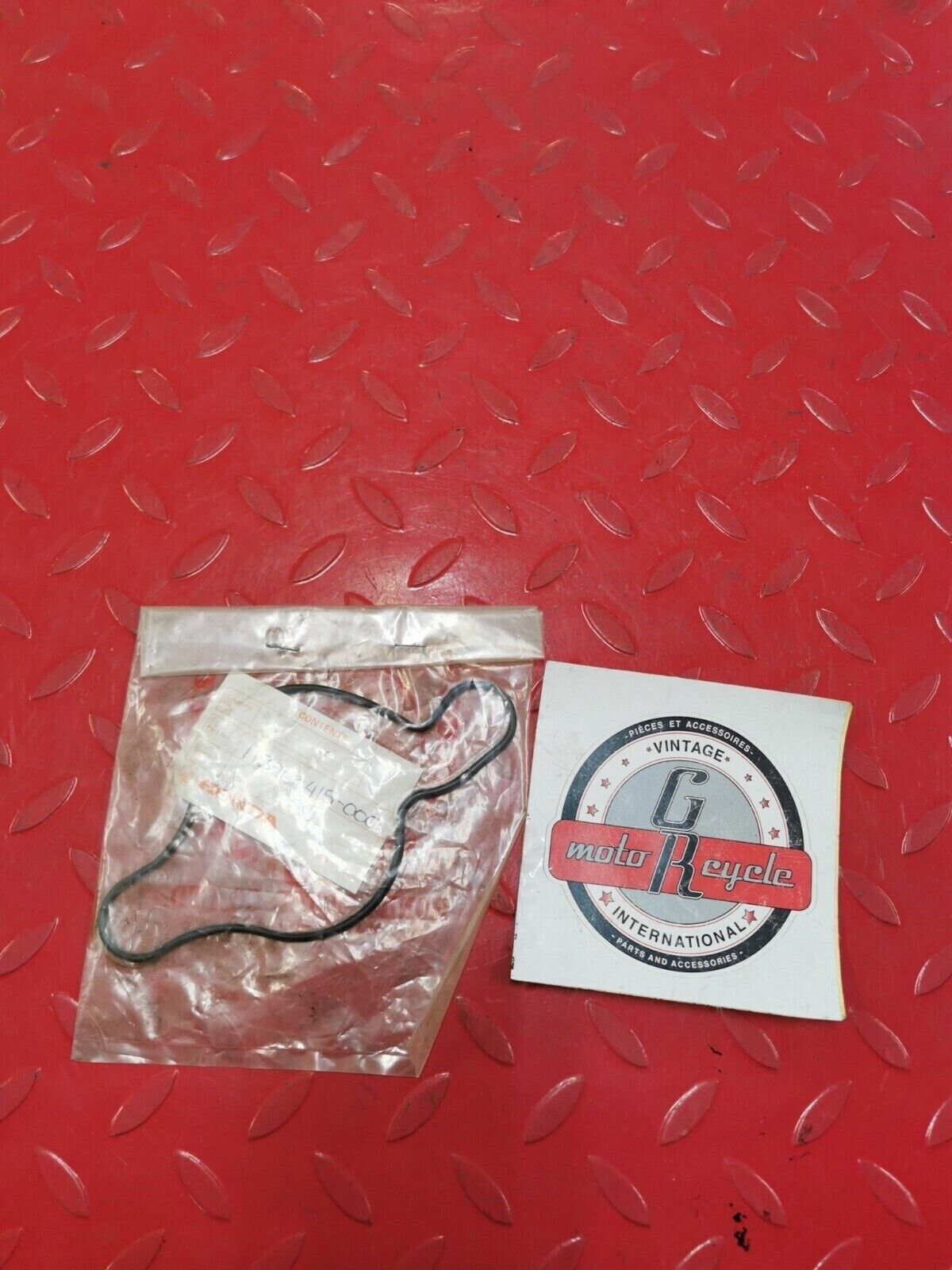 NEW NOS Honda GL650 CX500 GL500 CX650 GASKET WATER PUMP 11396-415-000 H25