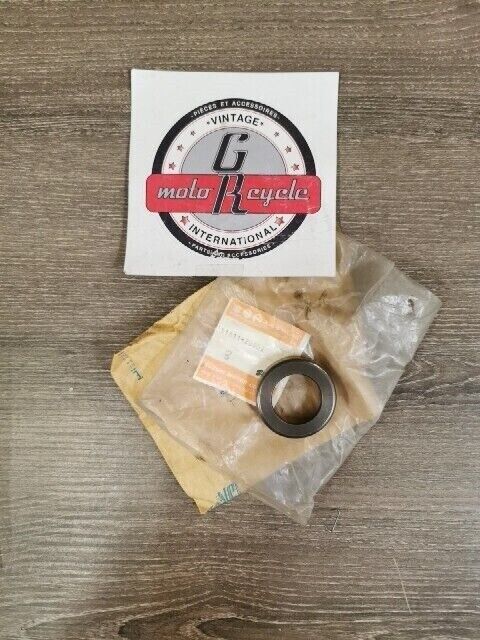 NOS SUZUKI DR100 DR125 DR125S DS80 FR80 RM60 STEERING INNER RACE 51611-20002 S53