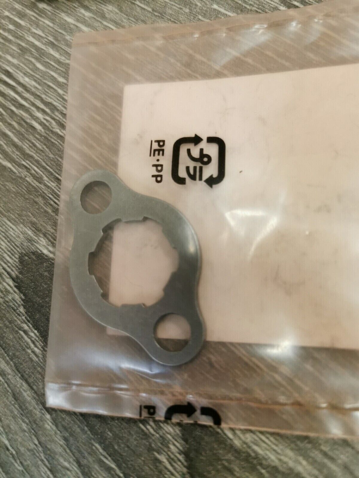 NOS HONDA PLATE 23802-040-000  H54